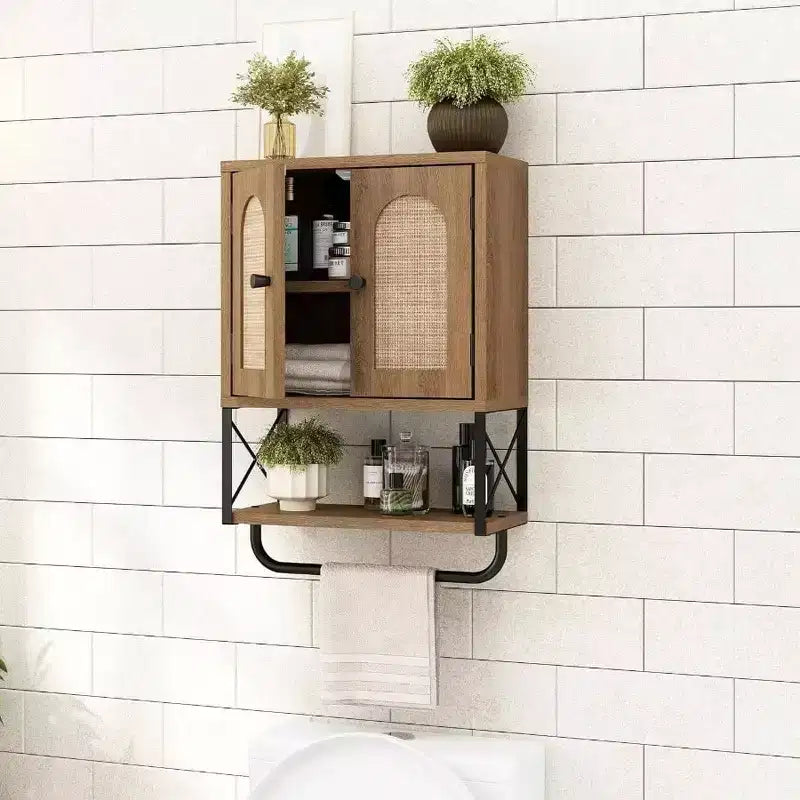 Meuble Haut de Salle de Bain en Rotin, Rangement Mural Bohème au-dessus des Toilettes avec Portes en Rotin Bombées