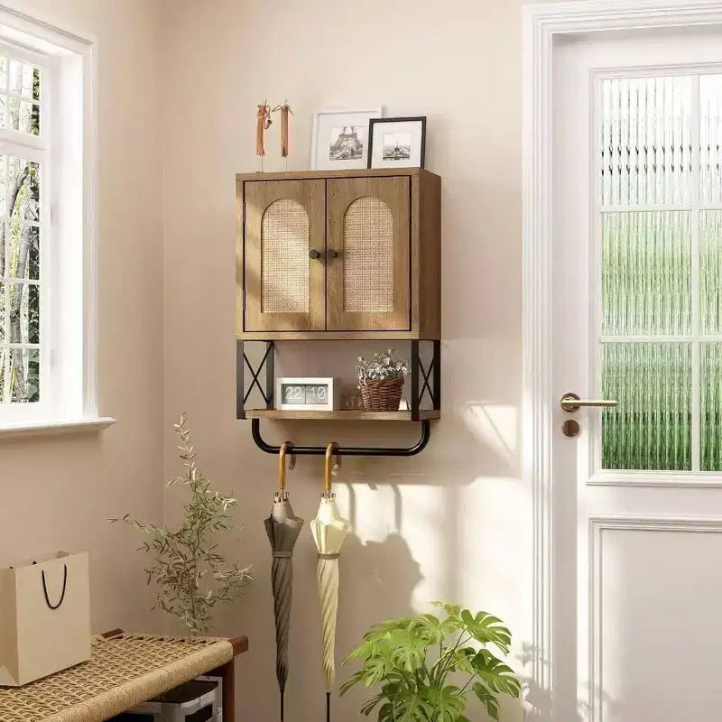 Meuble Haut de Salle de Bain en Rotin, Rangement Mural Bohème au-dessus des Toilettes avec Portes en Rotin Bombées