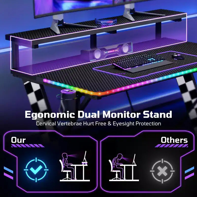 Bureau d'ordinateur de jeu avec éclairage synchronisé avec la musique