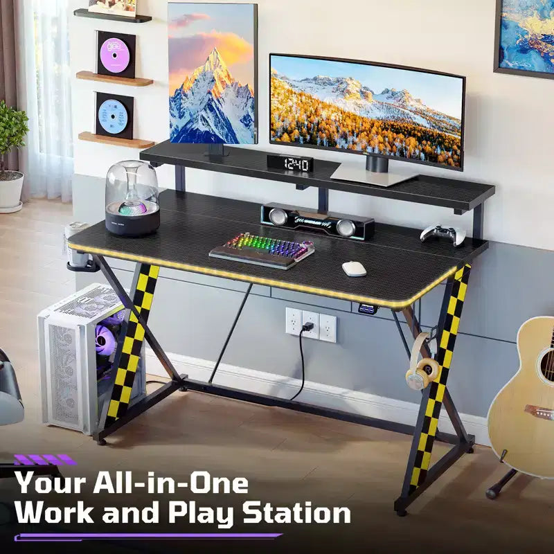 Bureau d'ordinateur de jeu avec éclairage synchronisé avec la musique