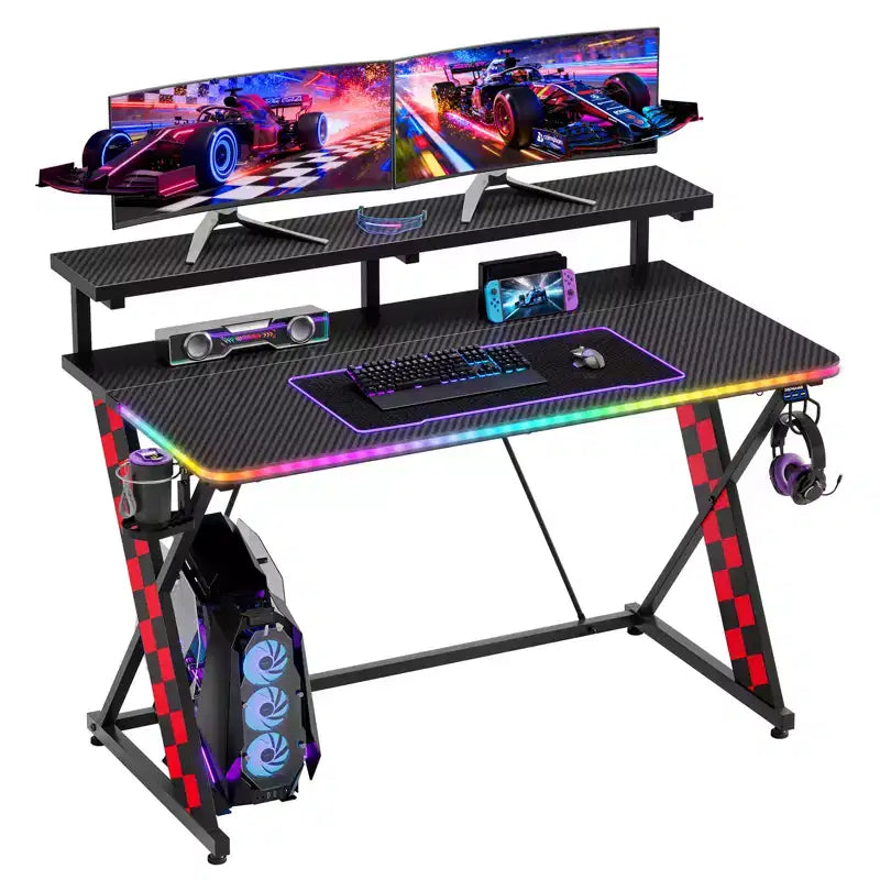 Bureau d'ordinateur de jeu avec éclairage synchronisé avec la musique