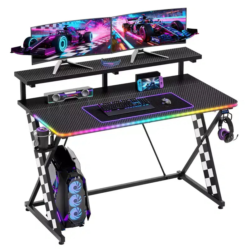 Bureau d'ordinateur de jeu avec éclairage synchronisé avec la musique